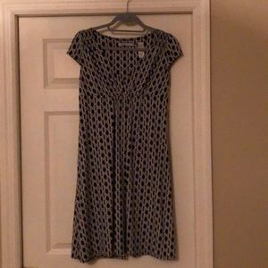 Easy to wear graphic print dress